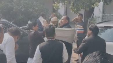 Photo of झांसी कलेक्ट्रेट में महिला वकील से मारपीट, फर्जी वकालतनामा विवाद का मामला गर्माया