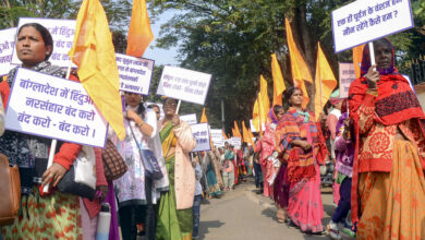 Photo of बांग्लादेश में हिंदुओं पर कथित अत्याचार के विरोध में देशभर में प्रदर्शन, दिल्ली हाई कमीशन के बाहर कड़ी सुरक्षा