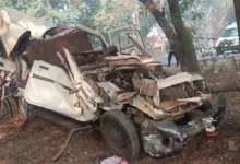 Photo of अयोध्या-प्रयागराज हाईवे पर भीषण सड़क हादसा, तीन श्रद्धालुओं की मौत, 11 घायल