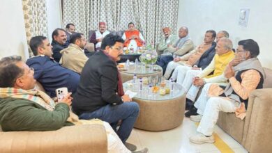 Photo of यूपी विधानसभा सत्र के बीच ब्राह्मण विधायकों की अहम बैठक, लखनऊ में जुटे करीब 40 जनप्रतिनिधि