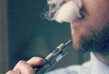 Photo of संसद में ई-सिगरेट के कथित सेवन पर हंगामा, भारत में पूरी तरह बैन होने के बावजूद सांसद पर आरोप