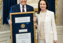 Photo of वेनेजुएला की विपक्षी नेता मचाडो ने ट्रंप को सौंपा नोबेल शांति पुरस्कार पदक, व्हाइट हाउस में हुई मुलाकात