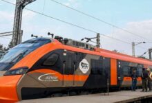 Photo of वंदे भारत स्लीपर ट्रेन को हरी झंडी दिखाएंगे पीएम मोदी, चार नई अमृत भारत एक्सप्रेस ट्रेनें भी होंगी शुरू