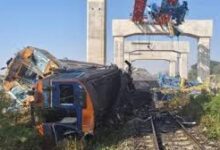 Photo of थाईलैंड में बड़ा रेल हादसा, निर्माणाधीन हाई-स्पीड प्रोजेक्ट की क्रेन गिरने से ट्रेन पटरी से उतरी, 22 की मौत,  30 घायल