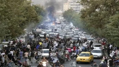 Photo of ईरान में आधी रात हिंसा और आगजनी, 50 शहरों में इंटरनेट बंद, एयर डिफेंस सिस्टम एक्टिव