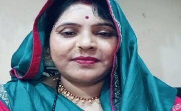 Photo of झांसी की पहली महिला ऑटो ड्राइवर की गोली मारकर हत्या, दो गिरफ्तार, मुख्य आरोपी पर ₹25 हजार का इनाम