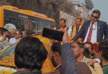 Photo of हज़ारों कार्यकर्ता, दर्जनों बुलडोजर, 20 किलोमीटर लंबी यात्रा पर मंचों की कतार: कानपुर बुंदेलखंड क्षेत्र में पंकज चौधरी की ग्रैंड एंट्री