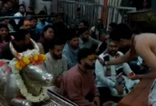 Photo of विराट कोहली ने महाकाल के दर्शन किए, भारत-न्यूजीलैंड वनडे सीरीज का निर्णायक मुकाबला आज इंदौर में