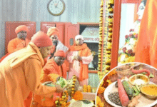 Photo of मकर संक्रांति पर संगम और गोरखनाथ मंदिर में उमड़ा आस्था का सैलाब, सीएम योगी ने चढ़ाई खिचड़ी