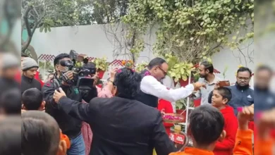 Photo of शंकराचार्य शिष्य प्रकरण के बाद बटुक ब्राह्मणों को किया सम्मानित, ब्रजेश पाठक ने दिया सामाजिक सद्भाव का संदेश