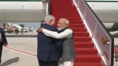 Photo of इजरायल पहुंचे पीएम मोदी: एयरपोर्ट पर बेंजामिन नेतन्याहू ने किया स्वागत, दुनिया में सबसे ज्यादा ट्रैक हुई ‘एयर इंडिया वन’