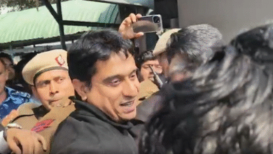 Photo of AI समिट शर्टलेस प्रोटेस्ट केस में उदय भानु चिब को जमानत, कोर्ट ने क्राइम ब्रांच की रिमांड मांग ठुकराई