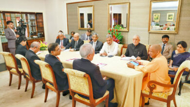 Photo of सिंगापुर पहुंचे मुख्यमंत्री योगी आदित्यनाथ, यूपी में निवेश बढ़ाने के लिए टेमासेक से अहम बैठक