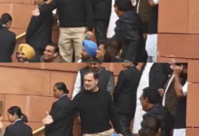 Photo of संसद में राहुल गांधी और केंद्रीय मंत्री बिट्टू के बीच तीखी बहस, कांग्रेस सांसदों ने किया विरोध प्रदर्शन