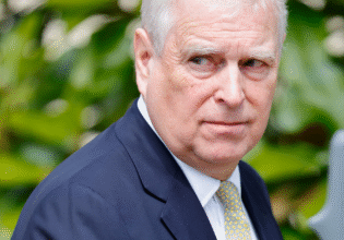 Photo of ब्रिटेन के पूर्व ड्यूक ऑफ यॉर्क प्रिंस एंड्रयू गिरफ्तार, सरकारी पद पर दुराचार के शक में कार्रवाई