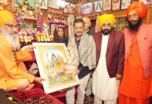 Photo of महाशिवरात्रि पर धूरी के रणकेश्वर महादेव मंदिर पहुंचे केजरीवाल और मान, देश की खुशहाली के लिए की प्रार्थना