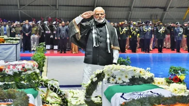 Photo of पीएम मोदी और अन्य नेताओं ने पुलवामा शहीद जवानों को दी श्रद्धांजलि