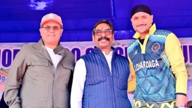 Photo of मुख्यमंत्री हेमंत सोरेन ने लोहरदगा में बलदेव साहू मेमोरियल क्रिकेट टूर्नामेंट के फाइनल में की शिरकत
