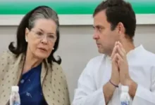 Photo of सोनिया गांधी अस्पताल में भर्ती, राहुल गांधी मिलने पहुंचे, केरल दौरा किया रद्द