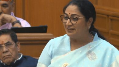 Photo of 9वीं की छात्राओं को साइकिल, छात्रों को लैपटॉप: CM रेखा गुप्ता ने छात्रों के लिए की खास घोषणाएं