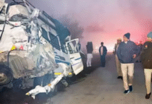 Photo of यमुना एक्सप्रेसवे पर दर्दनाक हादसा: हाथरस में बस की टक्कर से 6 की मौत, 6 से अधिक गंभीर