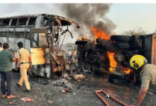 Photo of आंध्र प्रदेश में भीषण सड़क हादसा: बस-ट्रक टक्कर के बाद लगी आग, 13 लोगों की जिंदा जलकर मौत