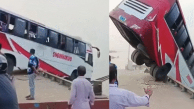 Photo of बांग्लादेश में बड़ा हादसा: पद्मा नदी में गिरी यात्रियों से भरी बस, 23 की मौत, कई लापता