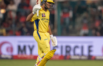 Photo of आईपीएल 2026: पहले ही मैच में CSK की करारी हार, आयुष म्हात्रे की गलती बनी भारी