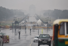 Photo of बारिश से दिल्ली की हवा हुई साफ, एक्यूआई 97 पहुंचा; तापमान में भी आई गिरावट