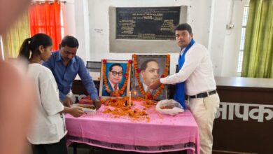 Photo of बख्शी का तालाब तहसील परिसर में बाबा साहब को दी गई श्रद्धांजलि, माल्यार्पण कर किया गया याद