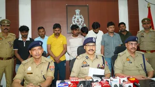 Photo of IPL के बीच कानपुर में करोड़ों का ऑनलाइन सट्टा रैकेट बेनकाब, 5 गिरफ्तार, 3.91 करोड़ कैश बरामद