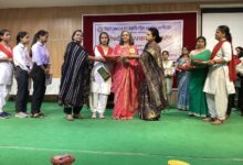 Photo of नेताजी सुभाष चंद्र बोस राजकीय महिला स्नातकोत्तर महाविद्यालय की छात्रा प्रतिमा शुक्ला परिषदीय पुरस्कारों से पुरस्कृत