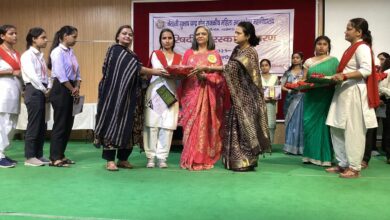 Photo of नेताजी सुभाष चंद्र बोस राजकीय महिला स्नातकोत्तर महाविद्यालय की छात्रा प्रतिमा शुक्ला परिषदीय पुरस्कारों से पुरस्कृत