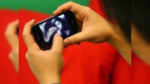 Photo of मुंबई में महिला उत्पीड़न का मामला: आरोपी गिरफ्तार, अश्लील मैसेज और वीडियो भेजने का आरोप