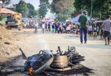 Photo of मणिपुर के उखरुल में दो अलग-अलग फायरिंग घटनाओं में 3 की मौत, कई घायल, घरों में लगाई आग