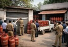 Photo of यूपी में ईंधन कालाबाजारी पर बड़ा एक्शन, 23 हजार से ज्यादा छापे, 238 एफआईआर दर्ज