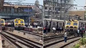 Photo of CSMT स्टेशन पर टला बड़ा रेल हादसा, आमने-सामने आ गईं दो लोकल ट्रेनें
