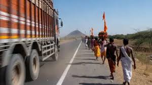 Photo of गुजरात में दर्दनाक हादसा: सुरेंद्रनगर में ट्रक ने श्रद्धालुओं को रौंदा, 7 की मौत, कई घायल