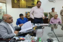 Photo of कानपुर कलेक्ट्रेट में बड़ी कार्रवाई: टाइपिंग टेस्ट में फेल 3 लिपिक बने चपरासी, प्रशासन में मची हलचल