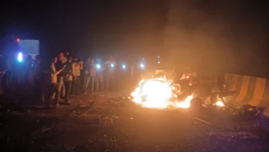 Photo of मिर्जापुर घाटी में ट्रक का ब्रेक फेल, कई वाहनों को मारी टक्कर, कार में आग लगने से 11 की मौत