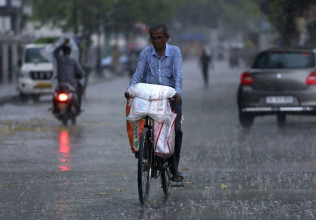 Photo of पश्चिमी विक्षोभ का असर, यूपी में 3 से 5 अप्रैल तक आंधी-बारिश और ओलावृष्टि का अलर्ट