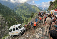 Photo of कुल्लू में दर्दनाक सड़क हादसा: टेम्पो ट्रैवलर खाई में गिरा, 4 की मौत, 16 घायल