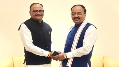 Photo of खराब मौसम के चलते यूपी के दोनों उपमुख्यमंत्री की उड़ान बदली, तीन बार असफल लैंडिंग के बाद भोपाल में उतरा विमान