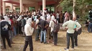 Photo of SSC GD परीक्षा में अव्यवस्था, क्षमता से दोगुने अभ्यर्थी बुलाने पर हंगामा, परीक्षा रद्द