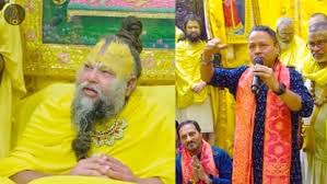 Photo of वृंदावन पहुंचे कैलाश खेर, प्रेमानंद महाराज के दरबार में भजनों से बांधा समां