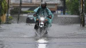 Photo of मौसम ने बदली करवट: 13 राज्यों में आंधी-बारिश का अलर्ट, 100 किमी प्रति घंटे तक चल सकती हैं हवाएं