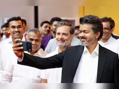 Photo of तमिलनाडु में विजय कैबिनेट का पहला विस्तार: 23 विधायकों ने ली मंत्री पद की शपथ, 59 साल बाद सरकार में शामिल हुई कांग्रेस