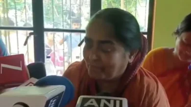 Photo of फांसी नहीं, उम्रकैद दो ताकि वो घुट-घुट कर मरें, सुवेंदु के PA की मां का कलेजा फटा, हत्या के पीछे बड़ी साजिश का खुलासा!