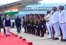 Photo of सेशेल्स पहुंचे पीएम मोदी, ‘गार्ड ऑफ ऑनर’ से हुआ भव्य स्वागत; भारत ने सौंपे युद्धपोत और एम्बुलेंस