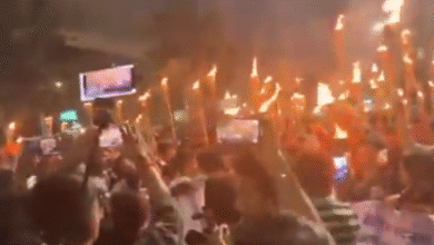 Photo of बांग्लादेश में भगवान राम के कथित अपमान पर हिंदुओं का प्रदर्शन, ढाका में निकाला मशाल जुलूस, दोषियों की गिरफ्तारी की मांग